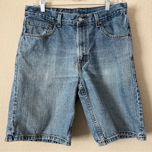 Levi’s Jean Shorts 550 Men’s size 33 Blue Wash Denim Vintage look - Picture 1 of 5